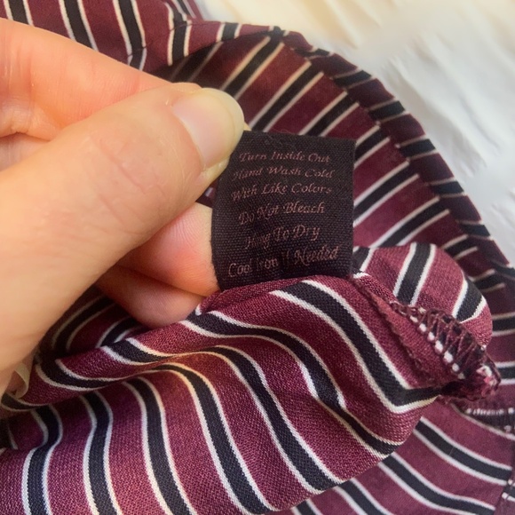 NWT EM Cropped Blouse in Burgundy/Black/White Stripe with tie up front - Size Sm - Picture 5 of 5